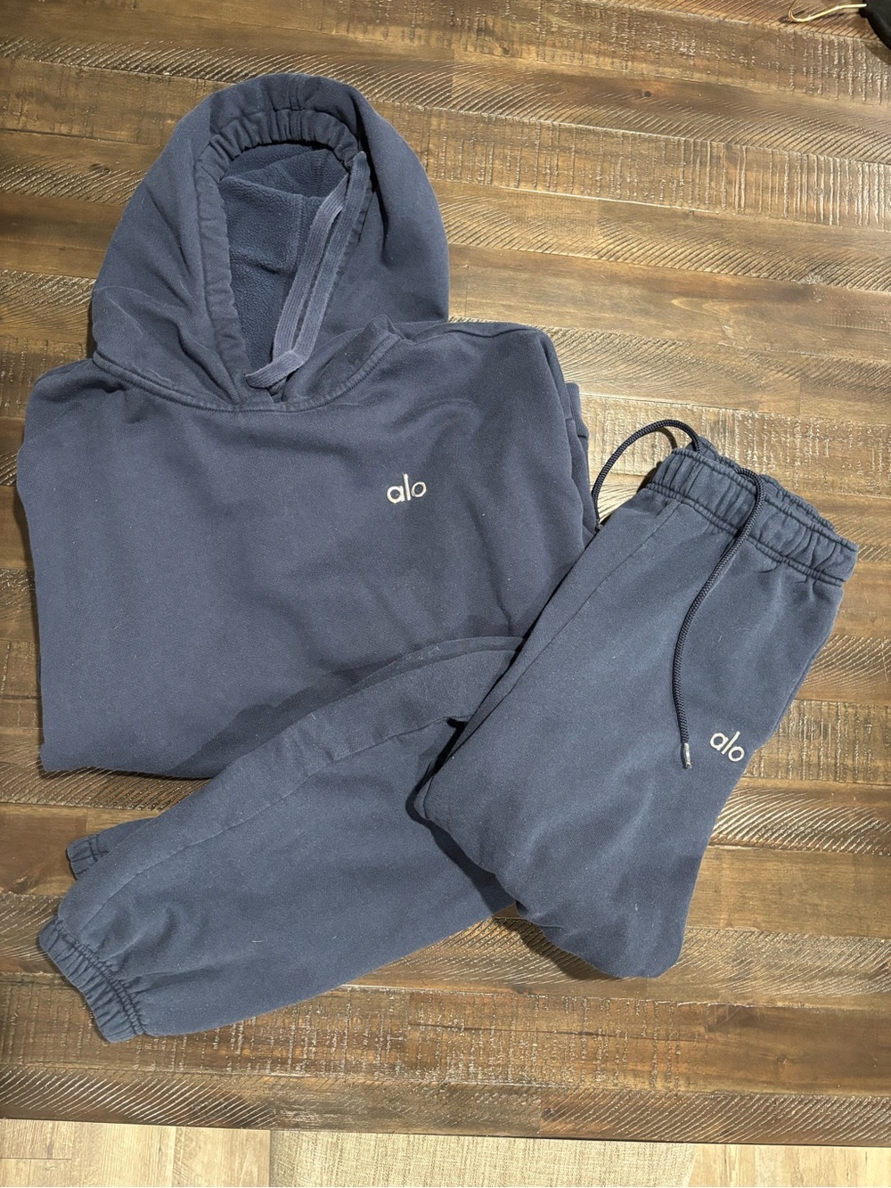 ALO Yoga Women’s Navy Sweatpants Joggers and Hoodie
